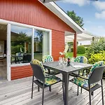Dom wakacyjny Gorgeous In With Kitchen Bogense